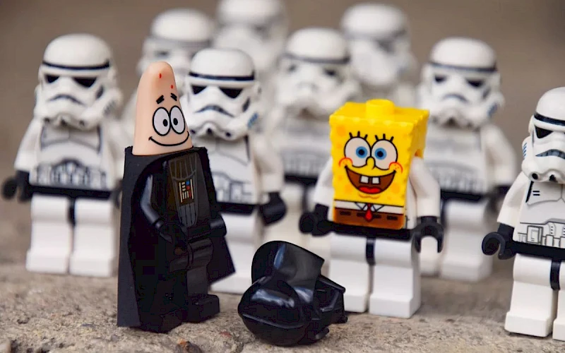 Einzelsteine wie Figuren, Schienen, Fenster oder Bauplatten